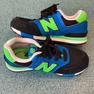 Toddler Little / Boys New Balance 574 Athletic Core Shoe in Green, Blue & Black